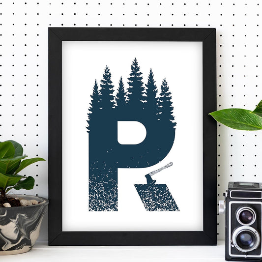 Letra R con bosque, hacha y montañas. Naturaleza.Posters de letras con diseño.-Artwork-Nacnic-Nacnic Estudio SL