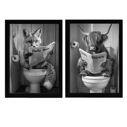 Set de 2 Cuadros de Animales con Periódico En el Inodoro, Toro, Zorro, Blanco y Negro con Ilustración Impresa en Estilo B/N para Decorar las Paredes del Inodoro, Baño, Lavabo, WC