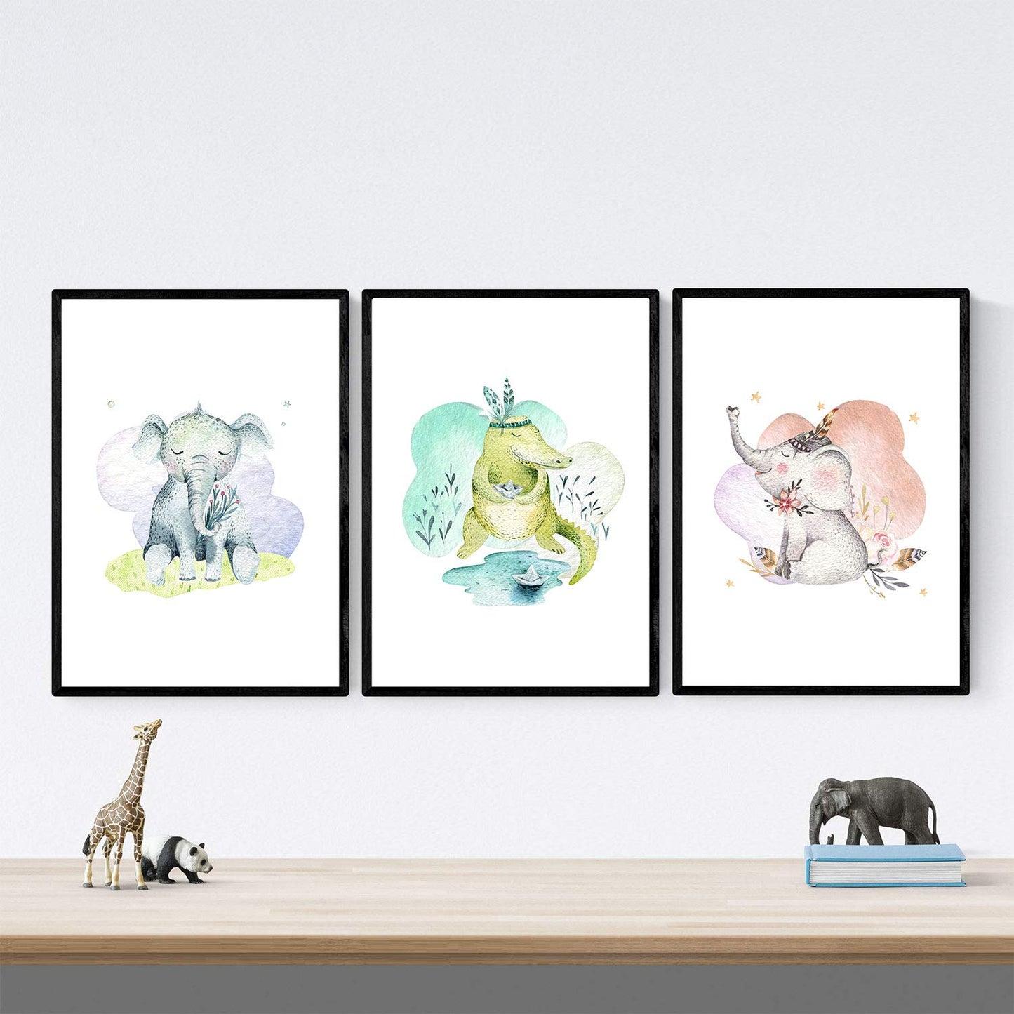 Pack de Tres láminas con Ilustraciones de Animales. cocodrilo Elefantes.-Artwork-Nacnic-Nacnic Estudio SL