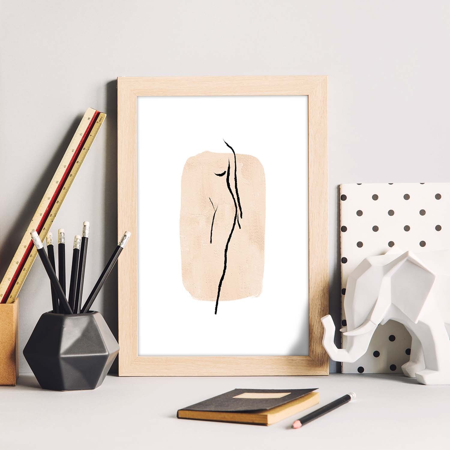 Poster con ilustracion de mujer. Dibujos con formas, caras, cuerpos y gestos de mujeres. 'Mujeres 13'.-Artwork-Nacnic-Nacnic Estudio SL