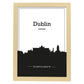 Poster con mapa de Dublin - Irlanda. Láminas con Skyline de ciudades de Inglaterra e Irlanda con sombra negra.-Artwork-Nacnic-A4-Marco Madera clara-Nacnic Estudio SL