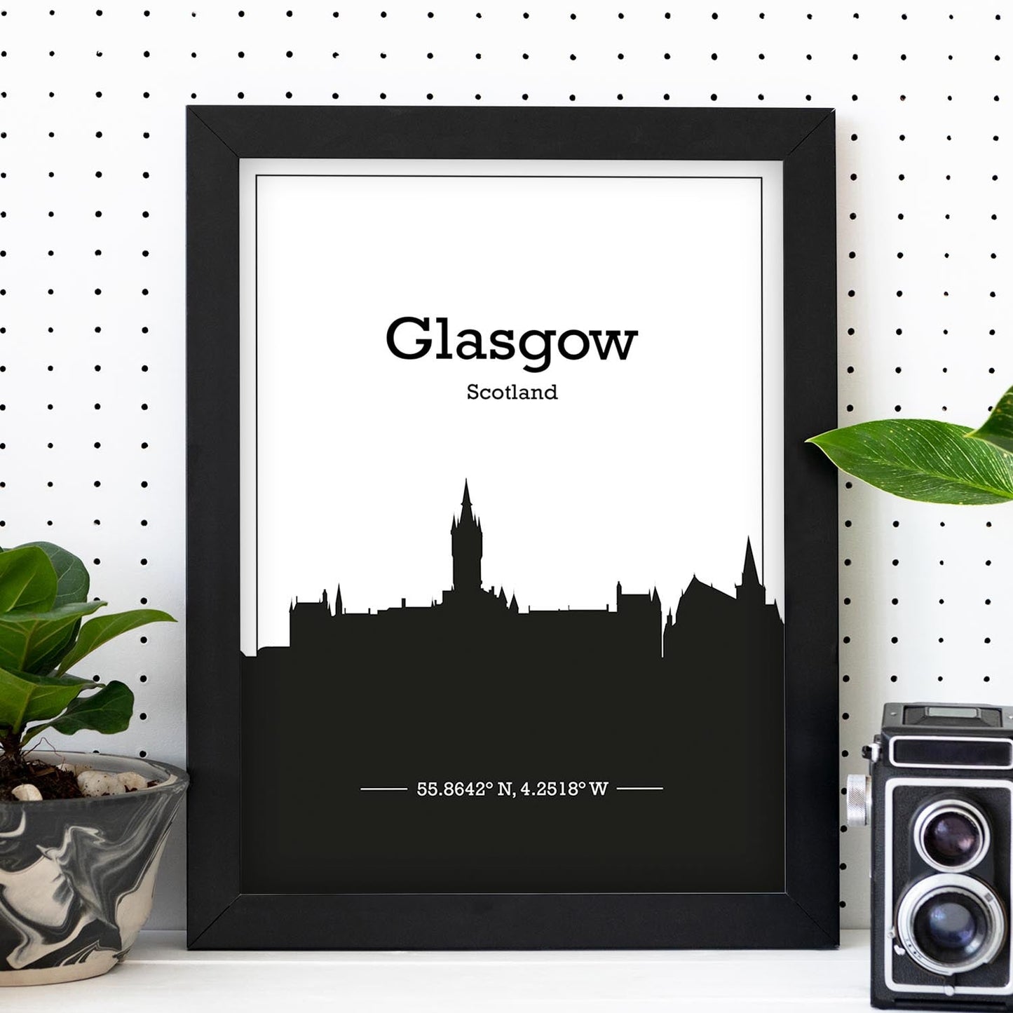 Poster con mapa de Glasgow - Escocia. Láminas con Skyline de ciudades de Europa con sombra negra.-Artwork-Nacnic-Nacnic Estudio SL