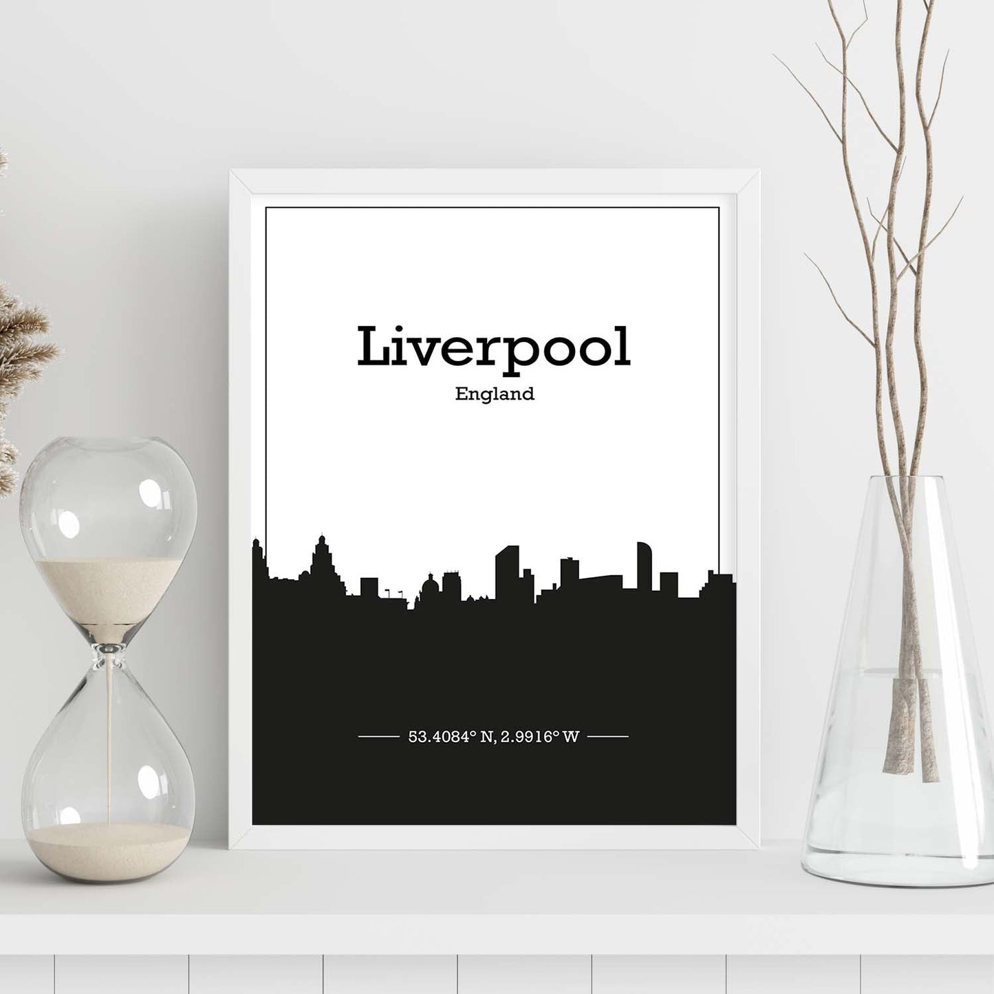 Poster con mapa de Liverpool - Inglaterra. Láminas con Skyline de ciudades de Inglaterra e Irlanda con sombra negra.-Artwork-Nacnic-Nacnic Estudio SL
