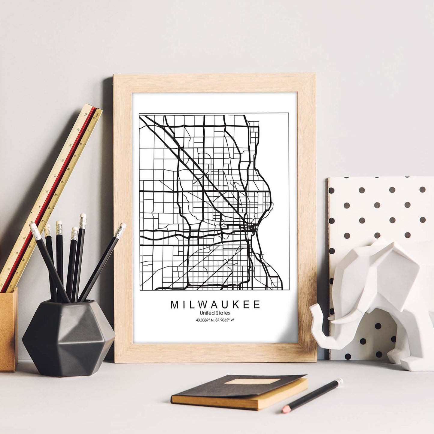 Poster con mapa de Milwaukee. Lámina de Estados Unidos, con imágenes de mapas y carreteras-Artwork-Nacnic-Nacnic Estudio SL