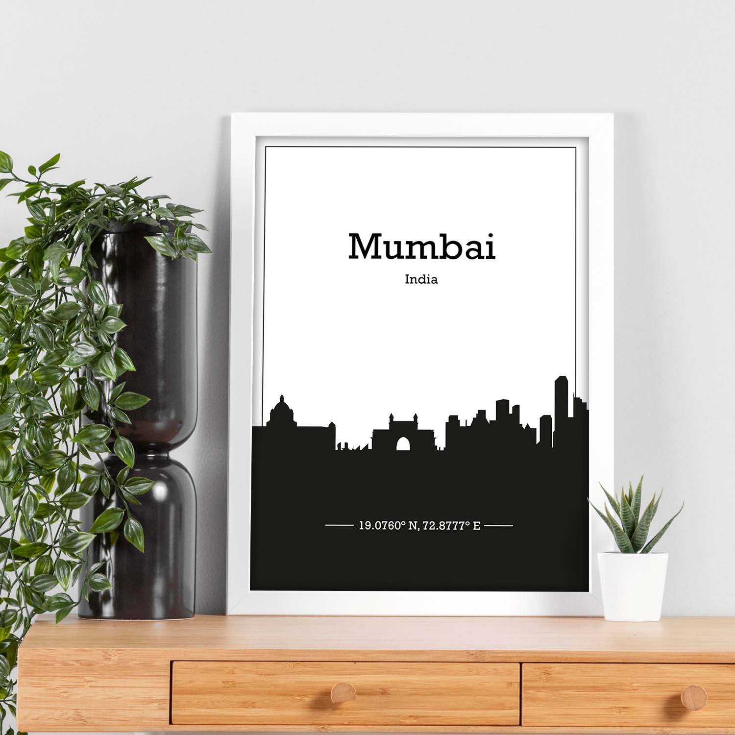 Poster con mapa de Mumbai - India. Láminas con Skyline de ciudades de Asia, Australia, y Oriente Medio con sombra negra.-Artwork-Nacnic-Nacnic Estudio SL