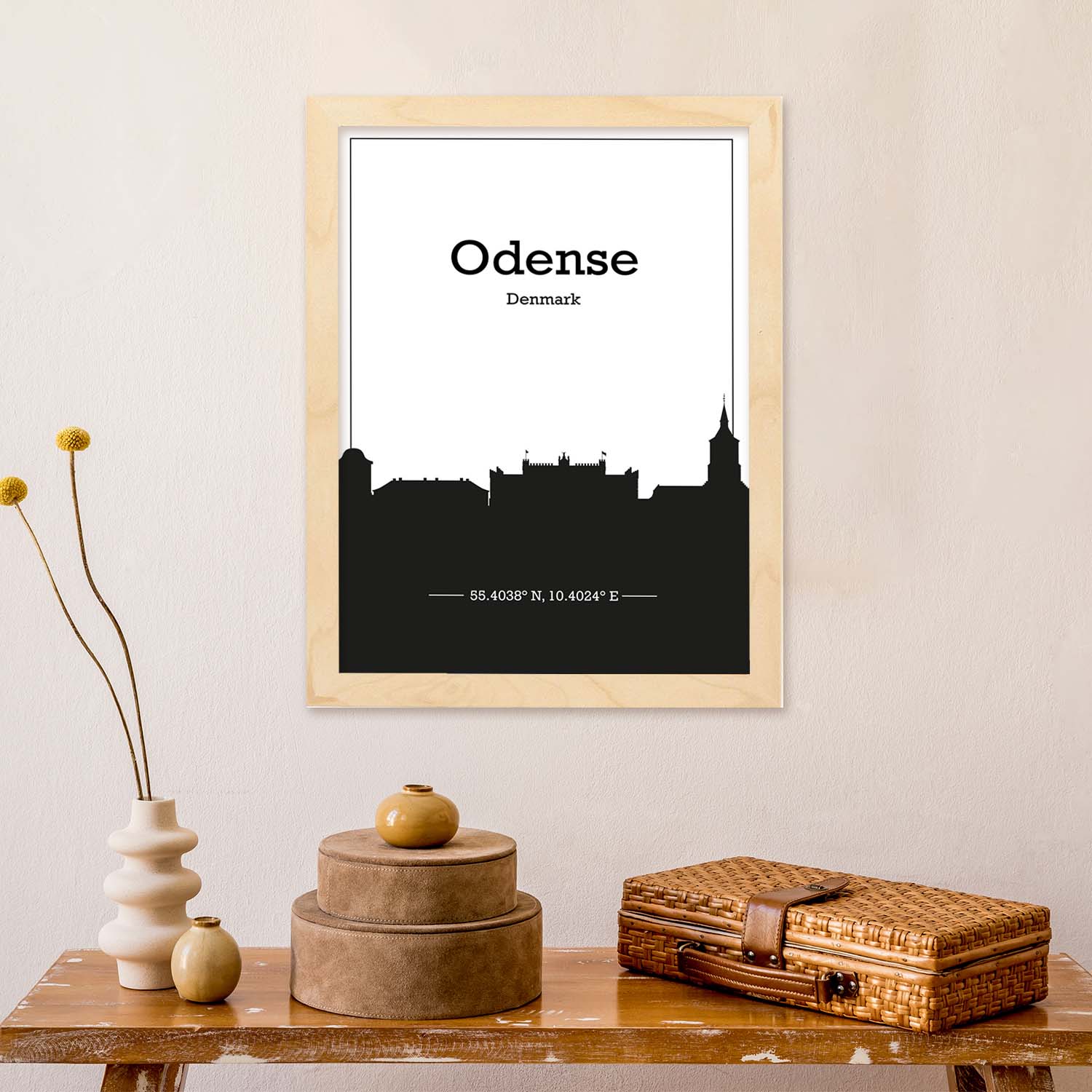 Poster con mapa de Odense - Dinamarca. Láminas con Skyline de ciudades del norte de Europa con sombra negra.-Artwork-Nacnic-Nacnic Estudio SL
