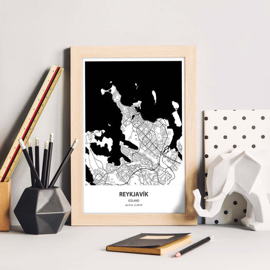 Poster con mapa de Reykjavik - Islandia. Láminas de ciudades del norte de Europa con mares y ríos en color negro.-Artwork-Nacnic-Nacnic Estudio SL