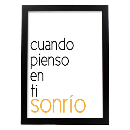 Poster con mensaje feliz. Lámina Cuando pienso en tí sonrio.-Artwork-Nacnic-A4-Marco Negro-Nacnic Estudio SL
