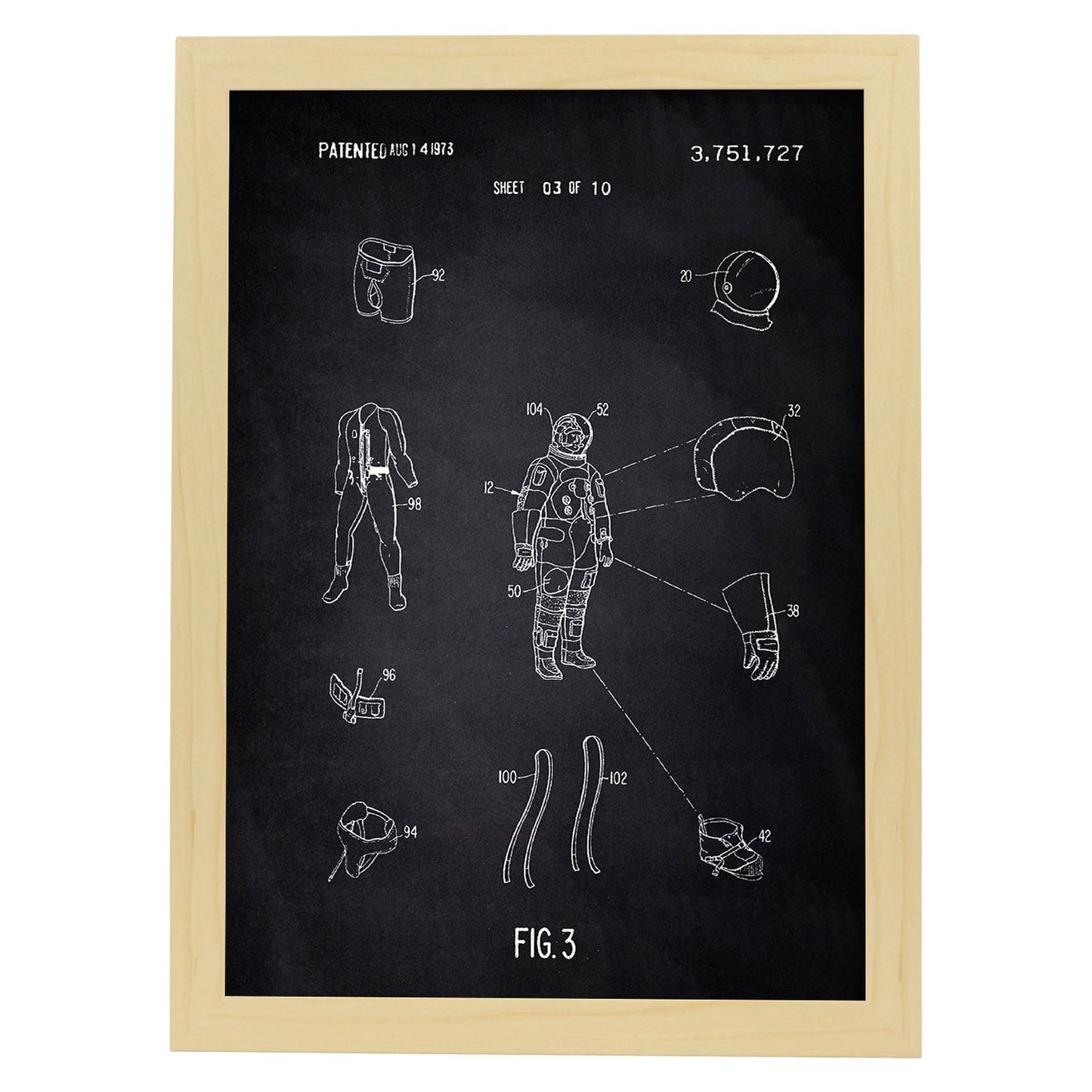 Poster con patente de Ropa astronauta1. Lámina con diseño de patente antigua-Artwork-Nacnic-A4-Marco Madera clara-Nacnic Estudio SL