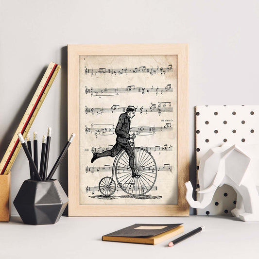 Poster de Bicicleta de rueda alta sobre partitura. Láminas de imágenes con partituras. Diseño de música para el hogar.-Artwork-Nacnic-Nacnic Estudio SL