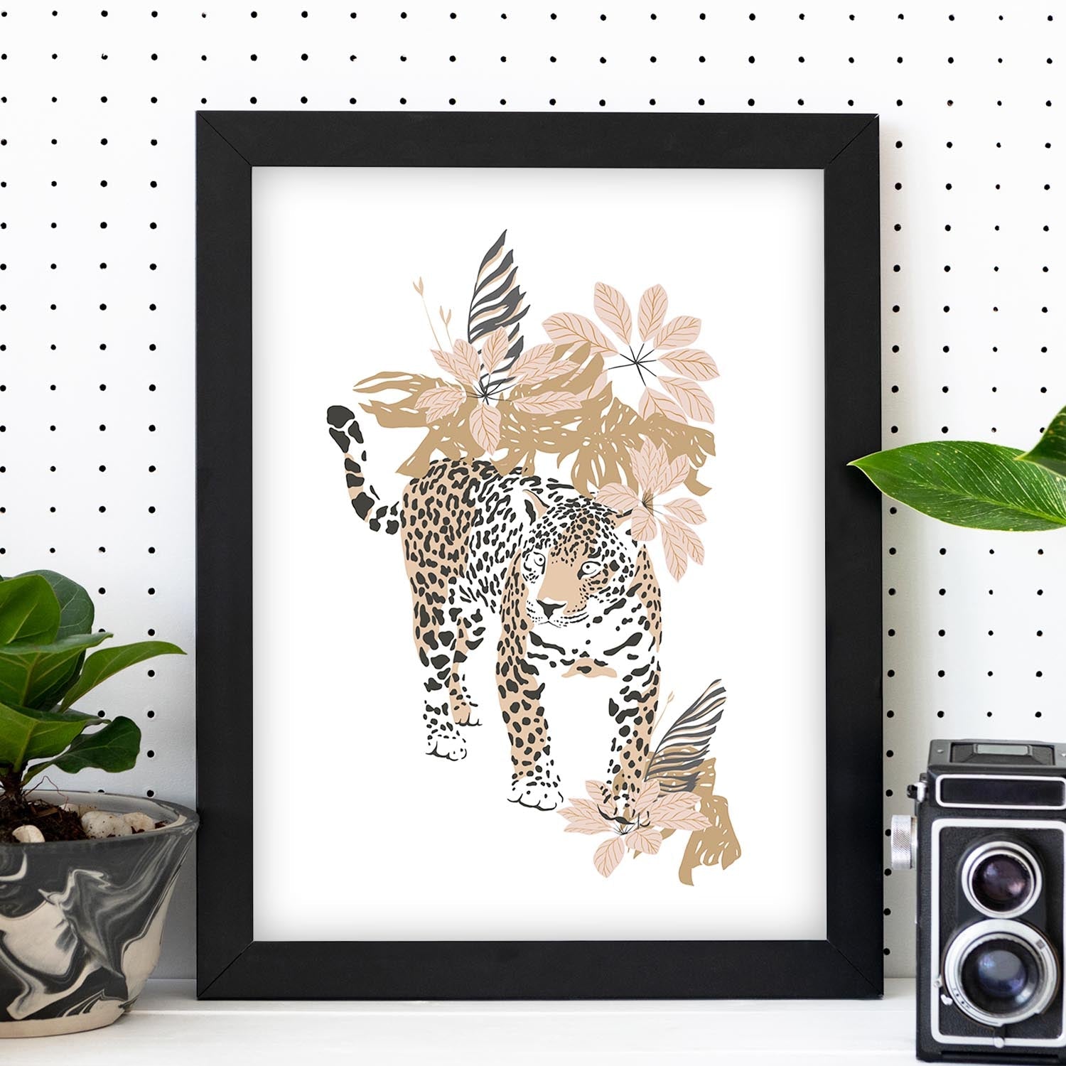 Poster de Leopardo. Lámina de animal de la jungla con flores y vegetación.-Artwork-Nacnic-Nacnic Estudio SL
