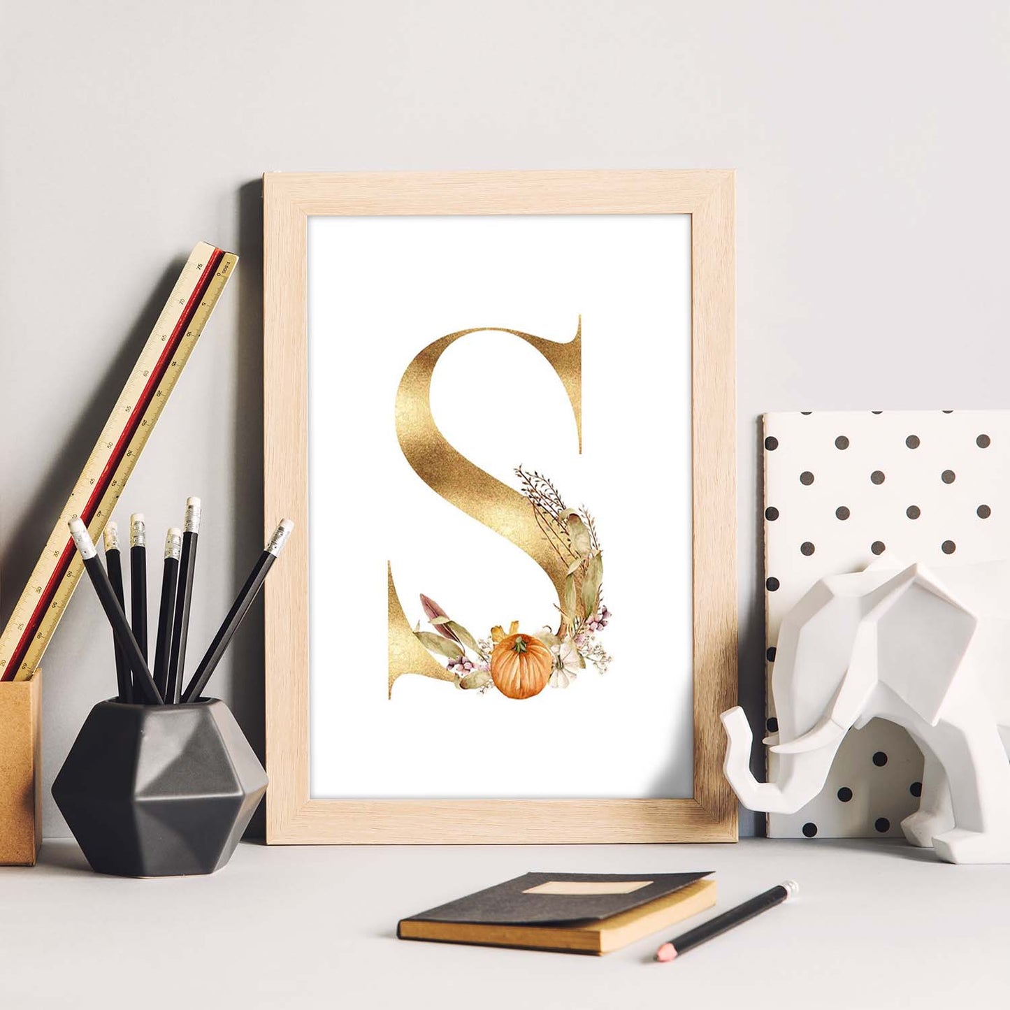 Poster de letra S. Lámina estilo Dorado Floral con imágenes del alfabeto.-Artwork-Nacnic-Nacnic Estudio SL