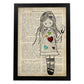 Poster de Niña vestido con corazones. Lámina para niñas con imágenes de chicas pequeñas.-Artwork-Nacnic-A4-Marco Negro-Nacnic Estudio SL