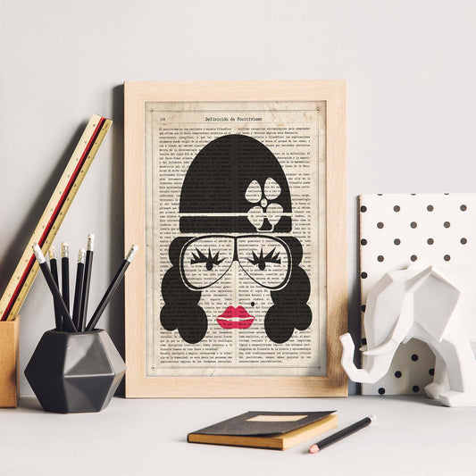 Poster de Pop Art. Lámina de Chica con gafas. Diseños coloridos con temática Pop Art.-Artwork-Nacnic-Nacnic Estudio SL