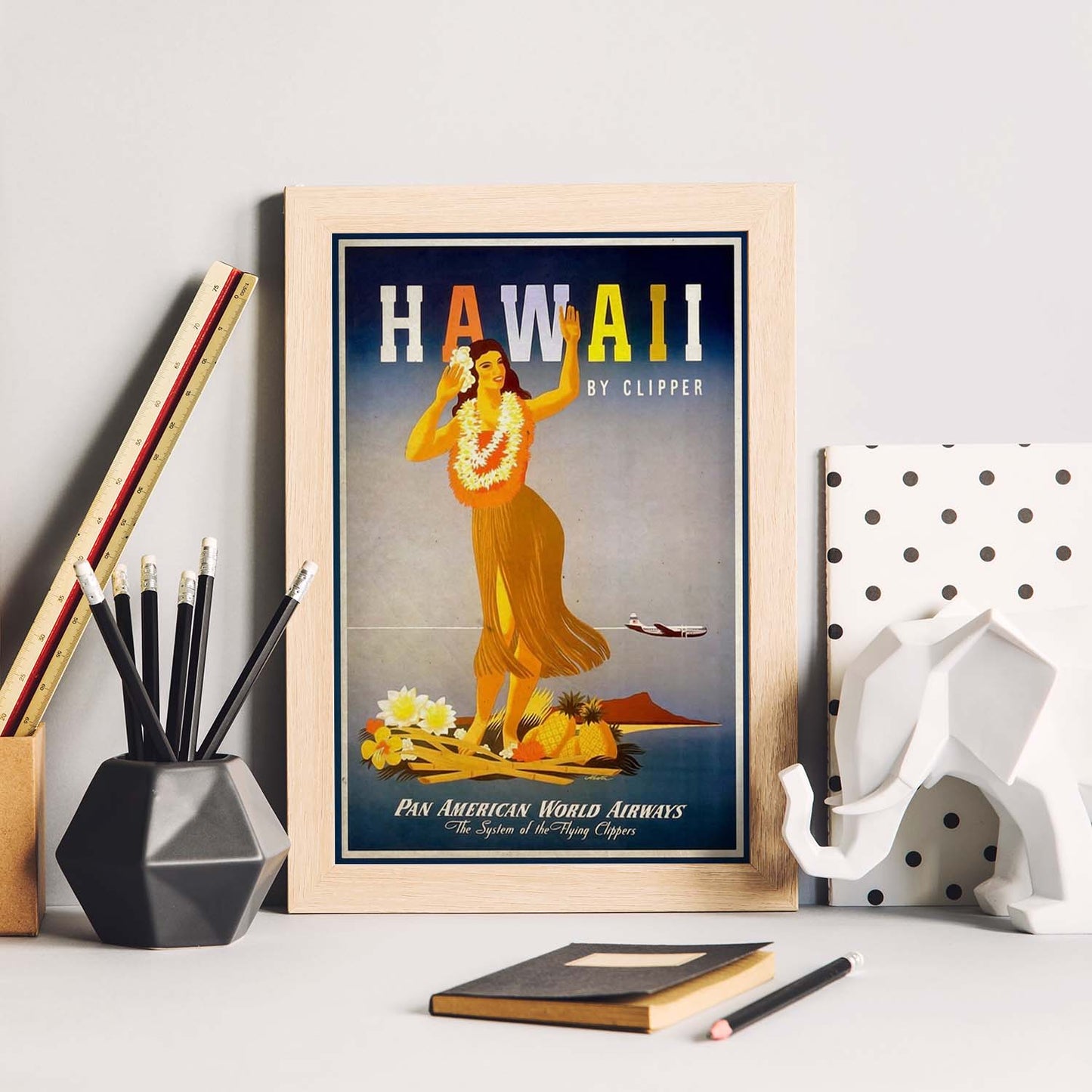 Poster vintage de Chica Hawaiana. con imágenes vintage y de publicidad antigua.-Artwork-Nacnic-Nacnic Estudio SL