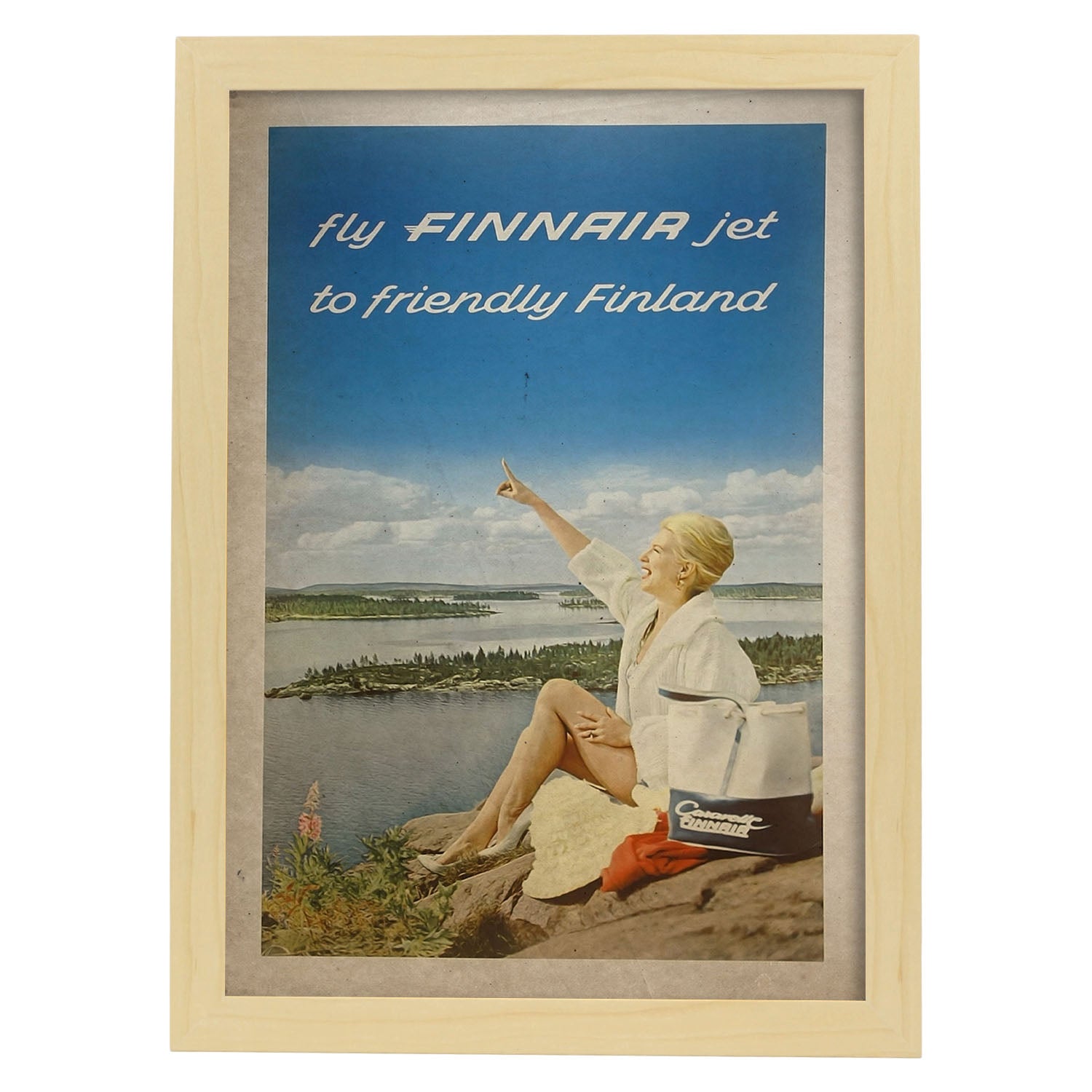 Poster vintage de Finnair. con imágenes vintage y de publicidad antigua.-Artwork-Nacnic-A4-Marco Madera clara-Nacnic Estudio SL