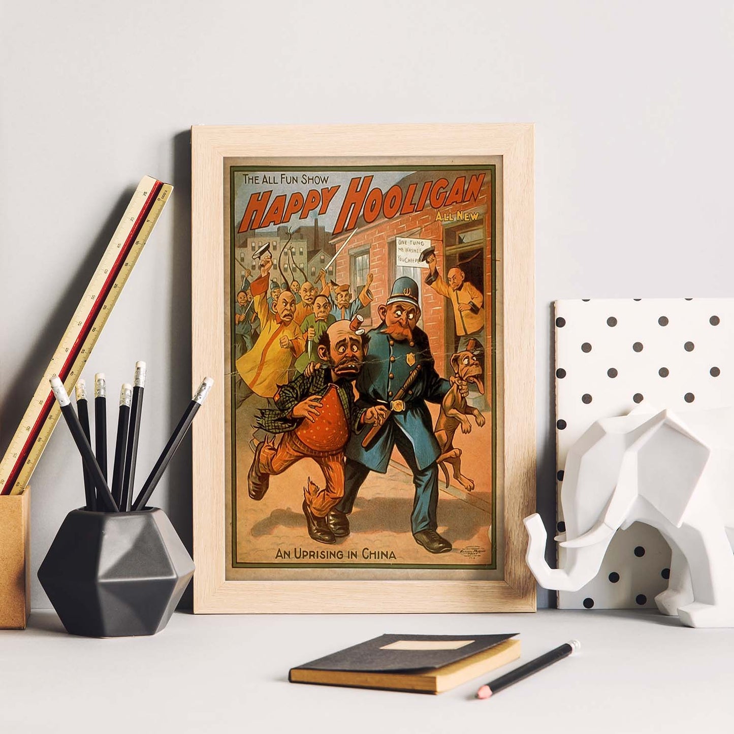 Poster vintage de Hooligans. con imágenes vintage y de publicidad antigua.-Artwork-Nacnic-Nacnic Estudio SL