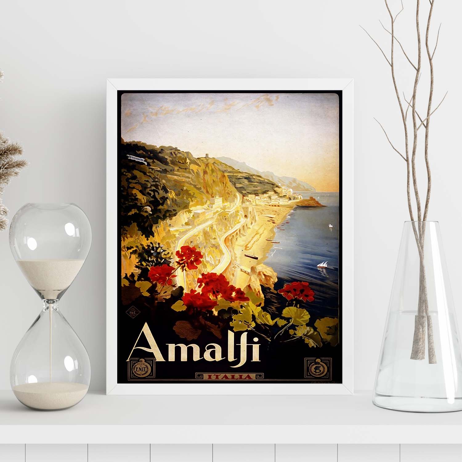 Poster vintage de Viaja a Amalfi. con imágenes vintage y de publicidad antigua.-Artwork-Nacnic-Nacnic Estudio SL
