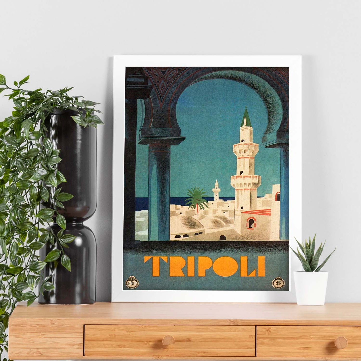Poster vintage. Cartel vintage de Francia e Italia. Conoce Tripoli.-Artwork-Nacnic-Nacnic Estudio SL