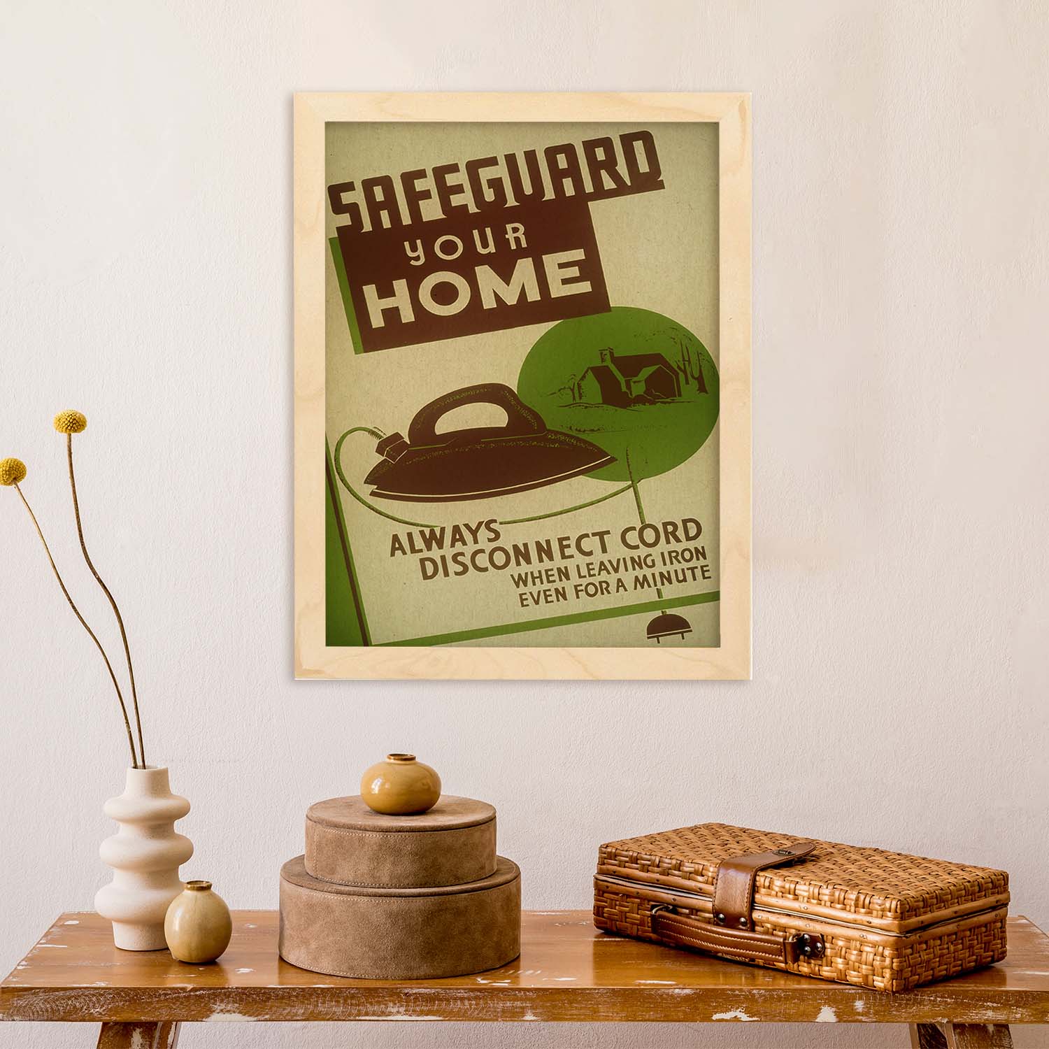 Poster vintage. Cartel vintage Seguridad en tu hogar..-Artwork-Nacnic-Nacnic Estudio SL