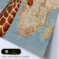 Posters de objetos sobre mapas. Lámina Girafa sueña África, con diseño de objetos sobre mapas vintage.-Artwork-Nacnic-Nacnic Estudio SL