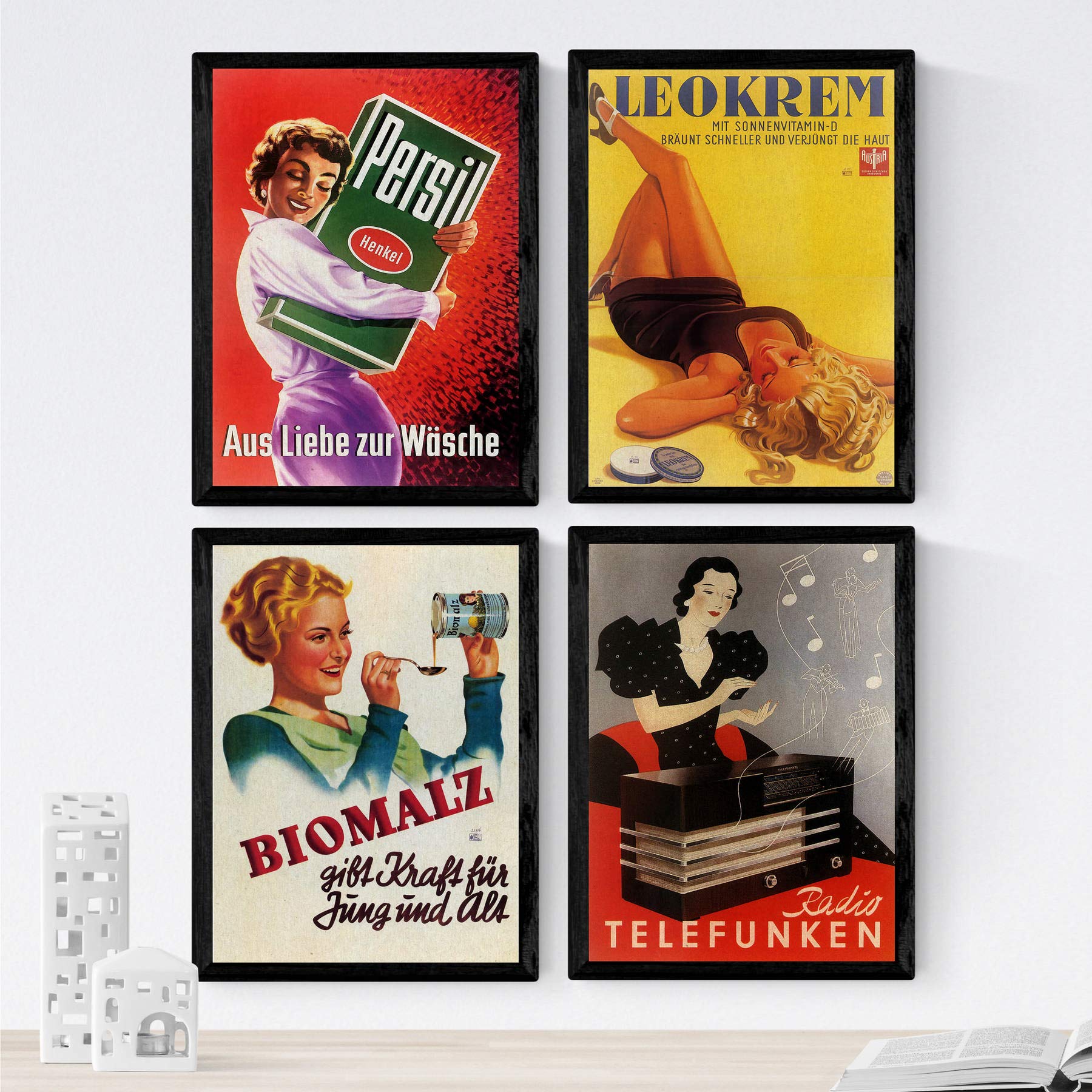 Posters vintage. Posters con anuncios antiguos. Cuatro carteles vintage de anuncios con mujeres.-Artwork-Nacnic-Nacnic Estudio SL