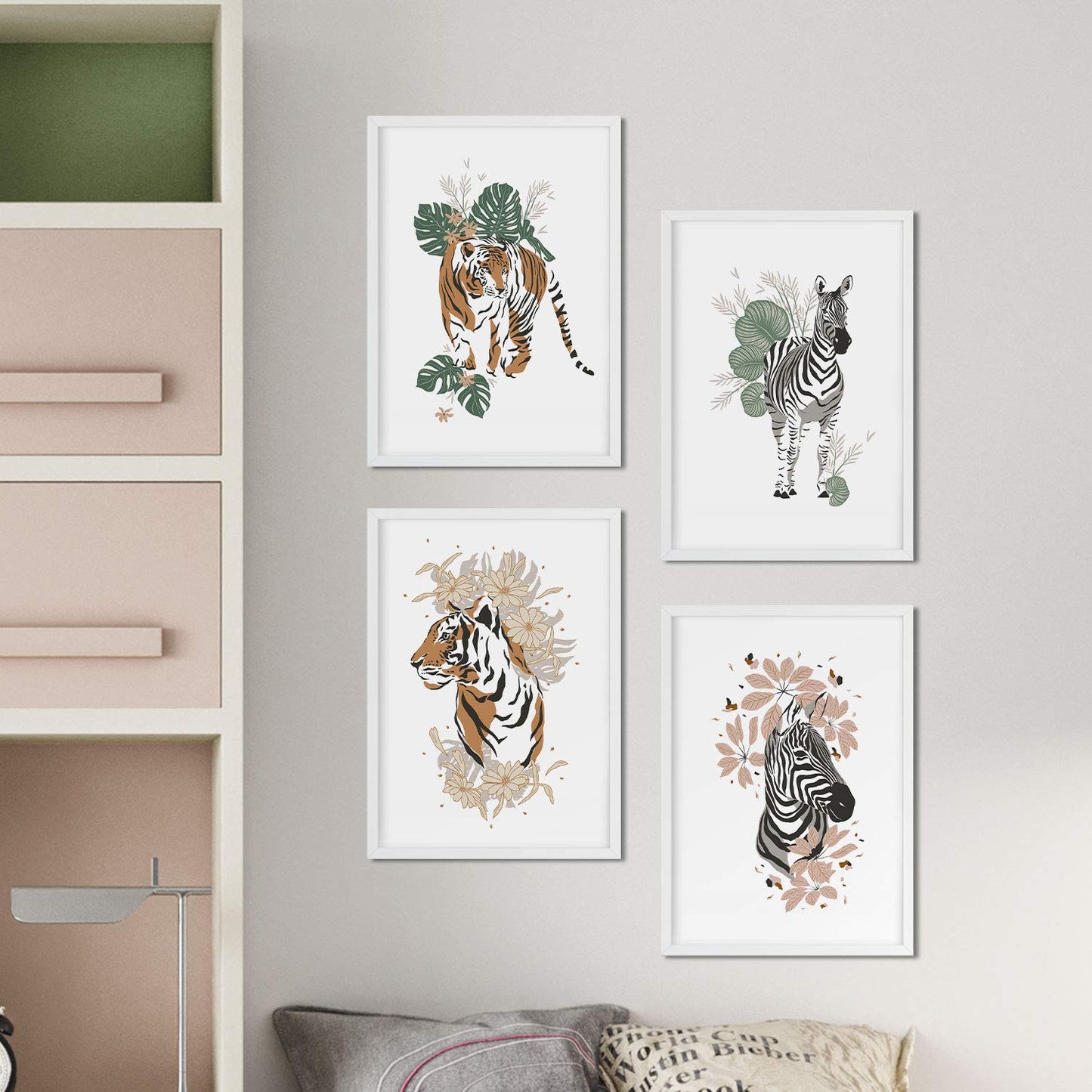 Set de posters de animales de la jungla. Lámina Tigre Cebra con diseño de animales, flores y plantas de la jungla.-Artwork-Nacnic-Nacnic Estudio SL