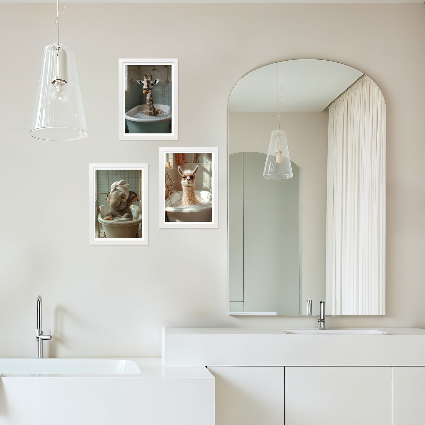 Set de 3 Cuadros Divertidos Animales en la Bañera, Simpático Elefante, Jirafa, Llama Póster con ilustración impresa en estilo fotográfico para decorar las paredes del Inodoro, Ducha, Cuarto de baño, WC
